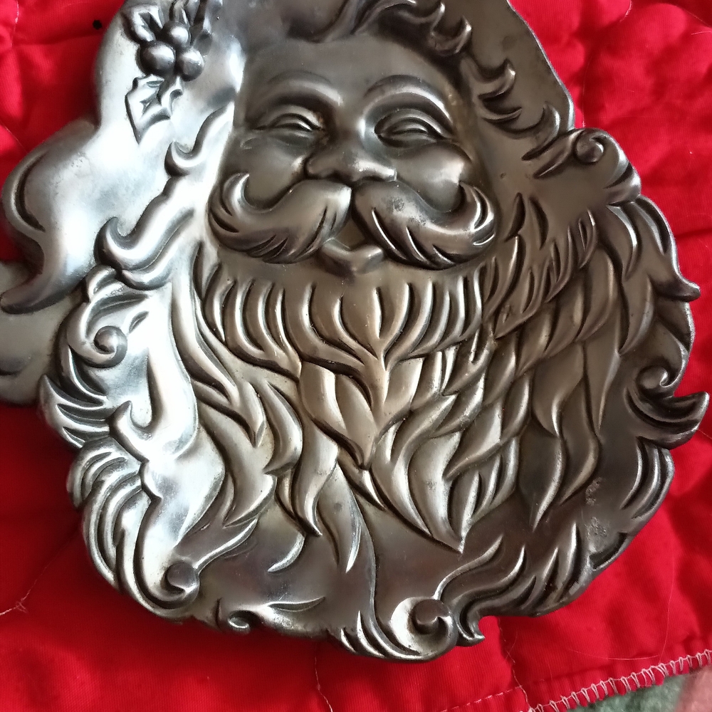 Silver Santa Claus Wall Decor